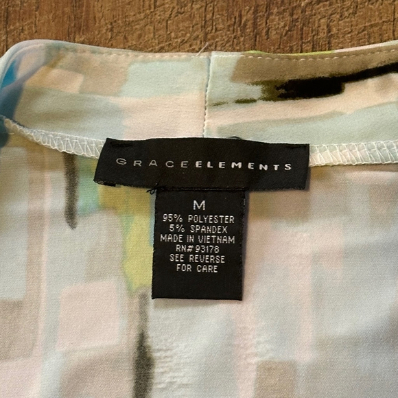 Women's Grace Elements Top Size M Multicolor Short Sleeve - Picture 2 of 6